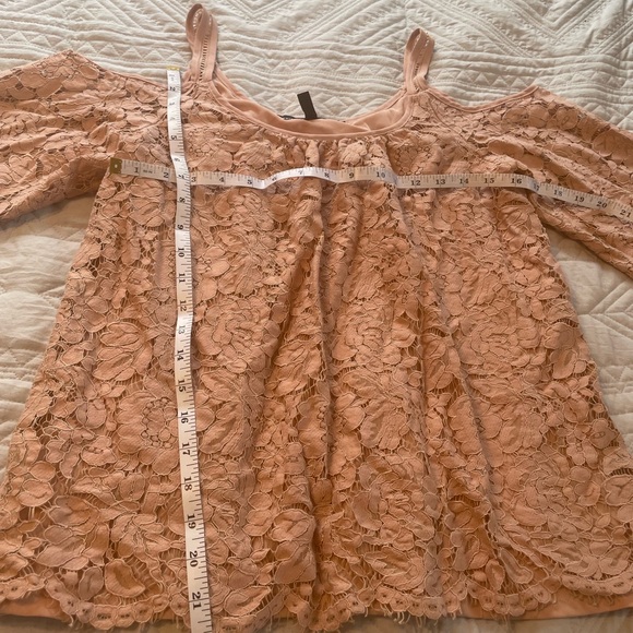 Bundle 2 White House Black Market Pink Lace Cold Shoulder Top & Lacy design. - Picture 11 of 14